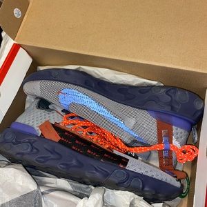 Nike react ISPA